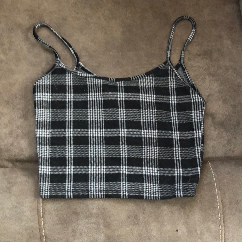 Women’s crop top.